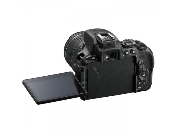 Cámara DSLR Nikon D5600 con Lente de 18-55 mm